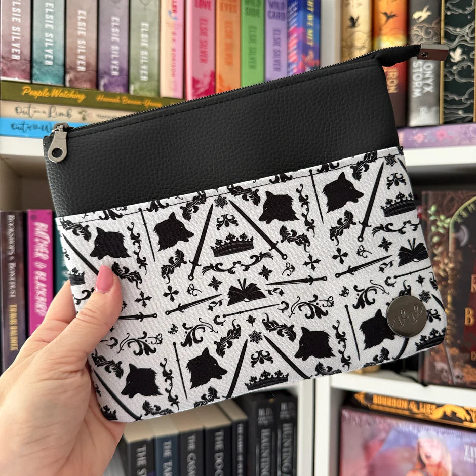 Horizontal Zipper Ereader Sleeves by Visuallyvee