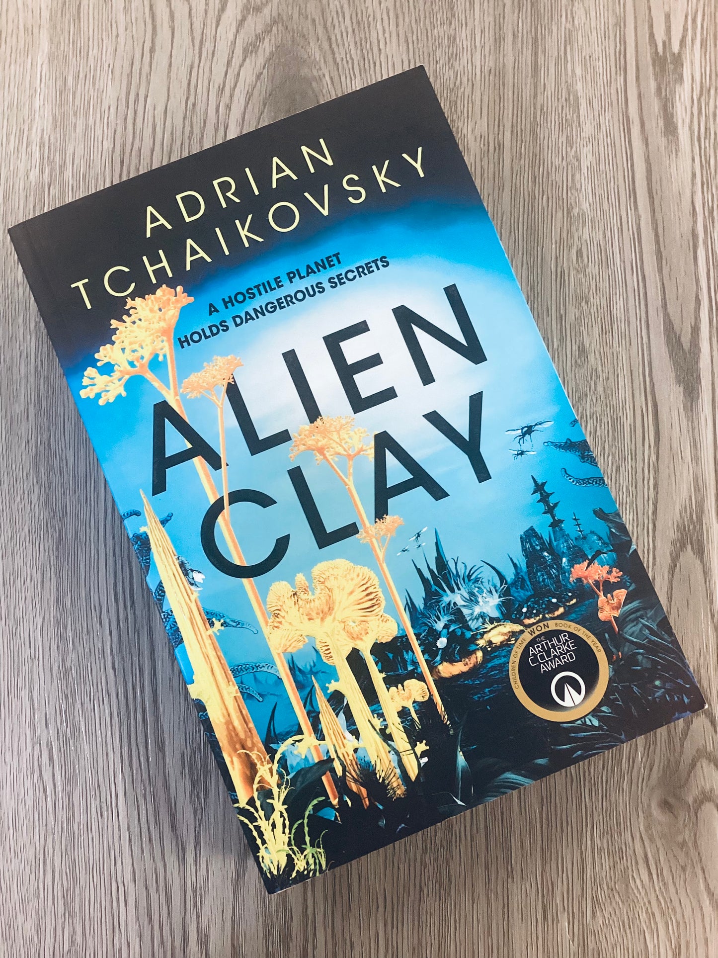 Alien Clay by Adrian Tchaikovksy