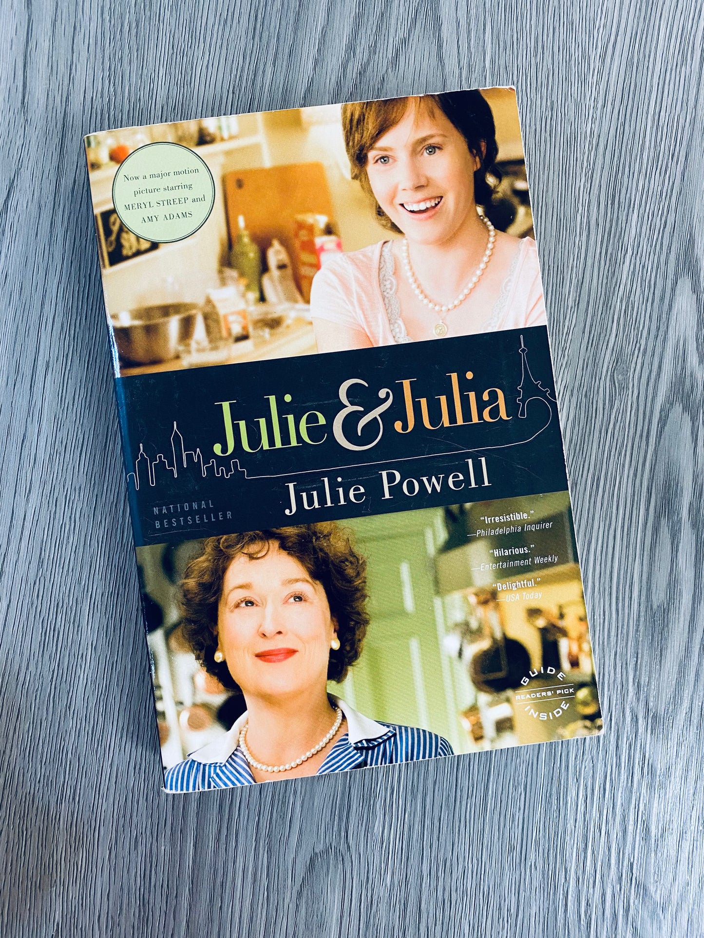 Julie and Julia: 365 Days, 524 Recipes, 1 Tiny Apartment Kitchen by Julie Powell-Used