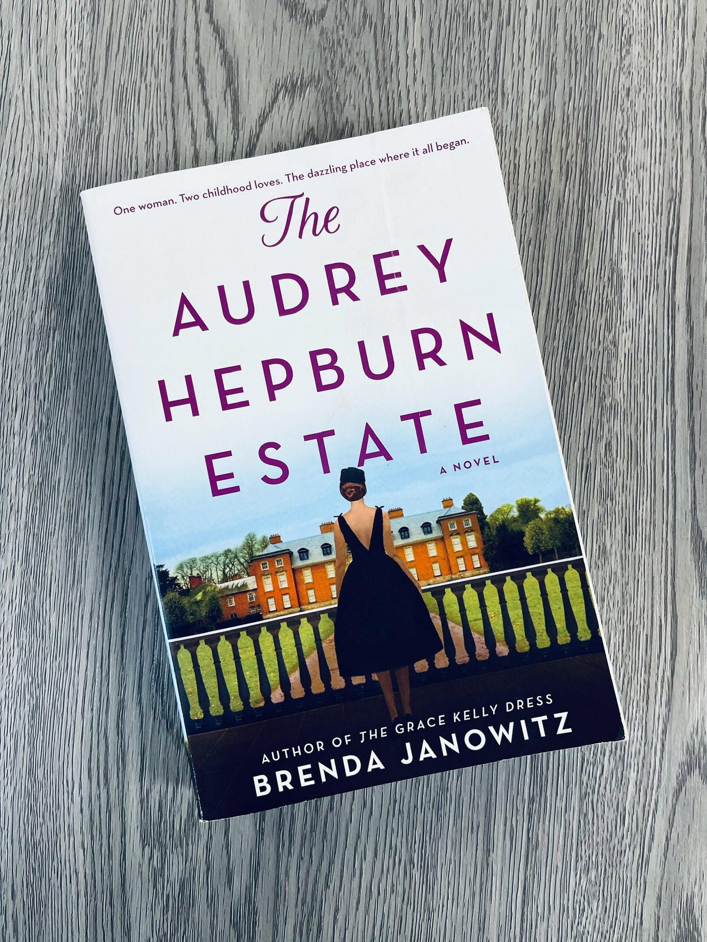 The Audrey Hepburn Estate by Brenda Janowitz-Used