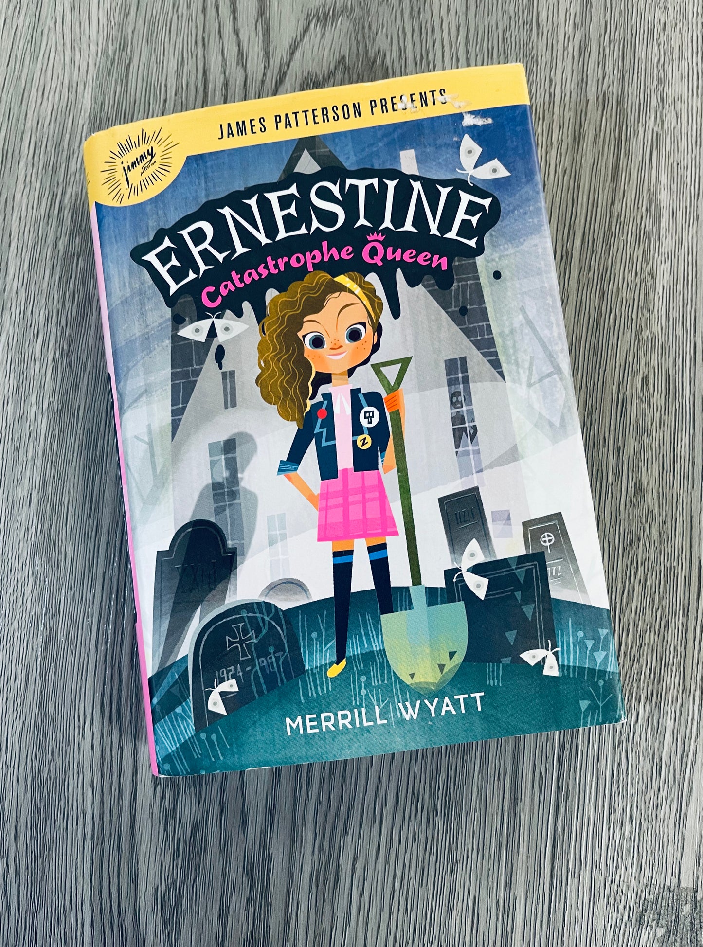 Ernestine, Catastrophe Queen by Merrill Wyatt-Hardcover Used