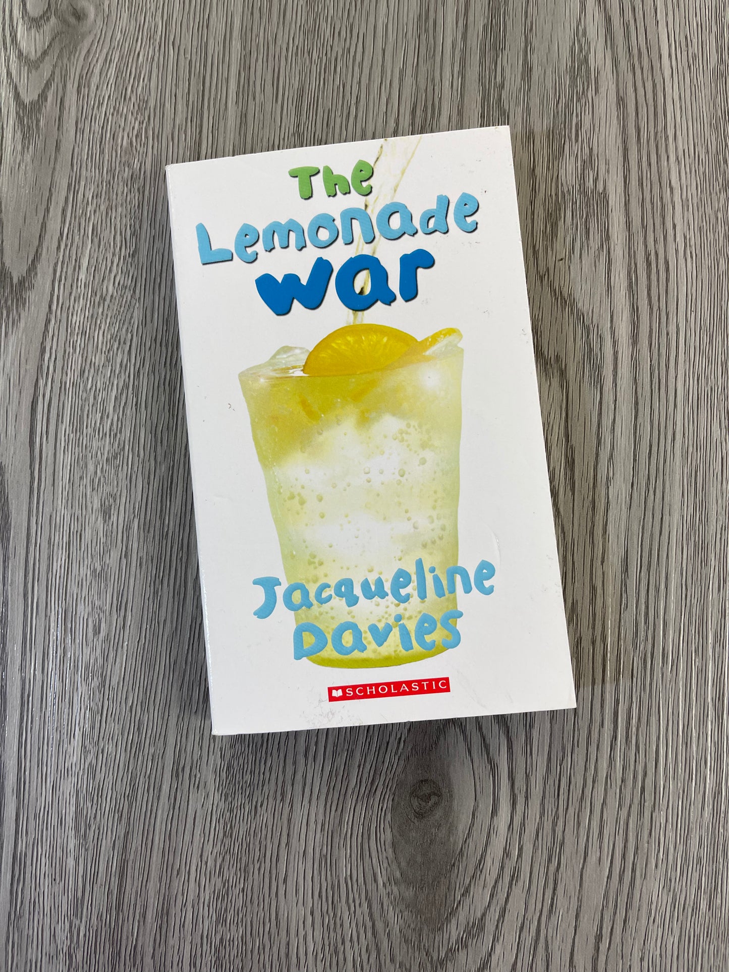 The Lemonade Wars (The Lemonade War #1) by Jacqueline Davies-Used