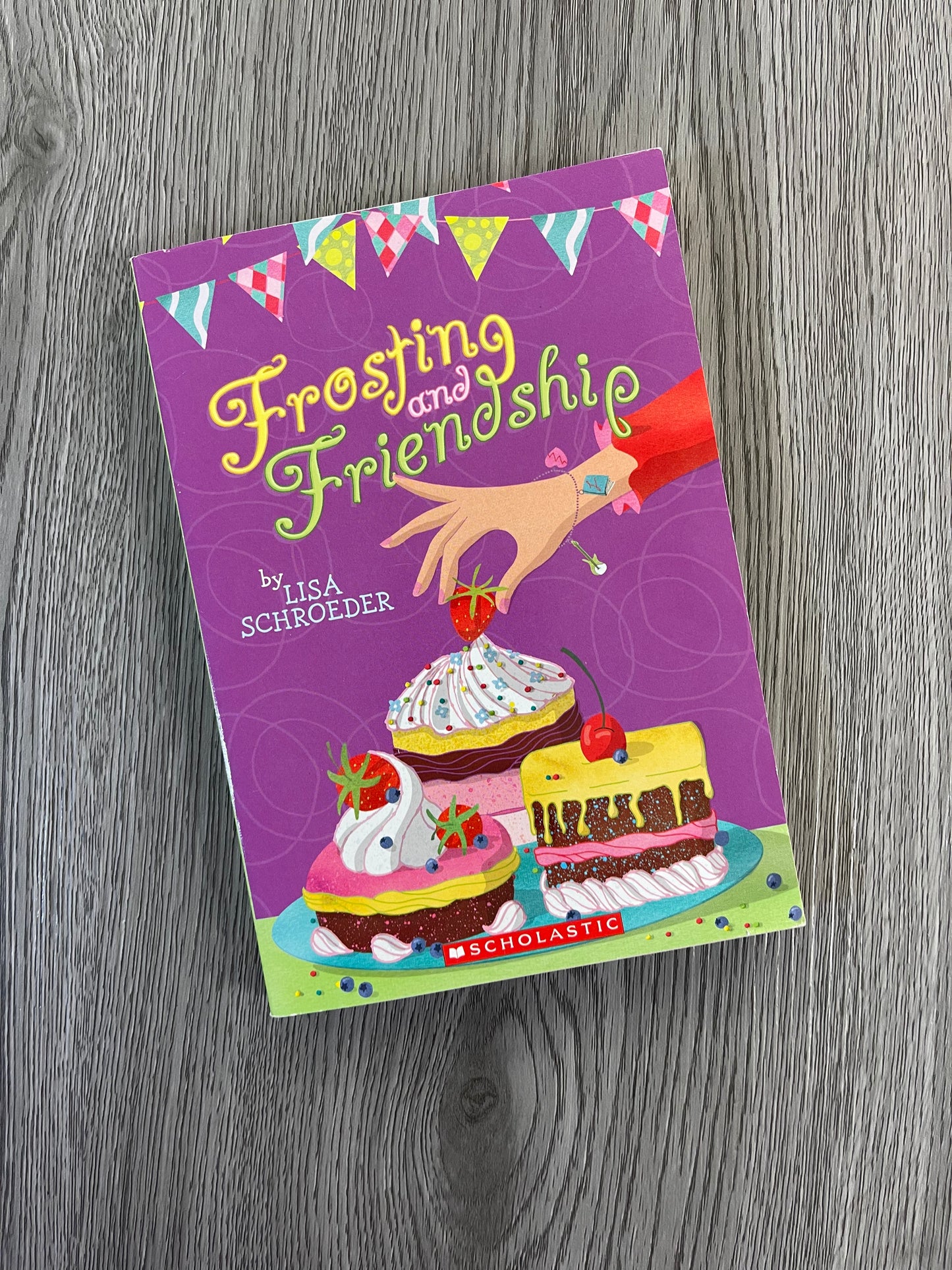 Frosting and Friendship ( Cupcakes #3) by Lisa Schroeder-Used