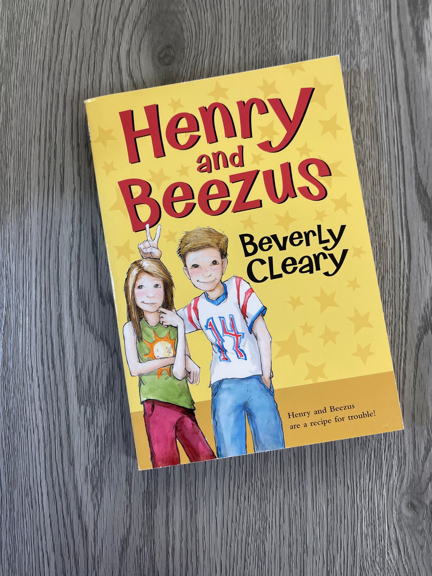 Henry and Beezus (Henry Huggins #2) by Beverly Clearly-Used