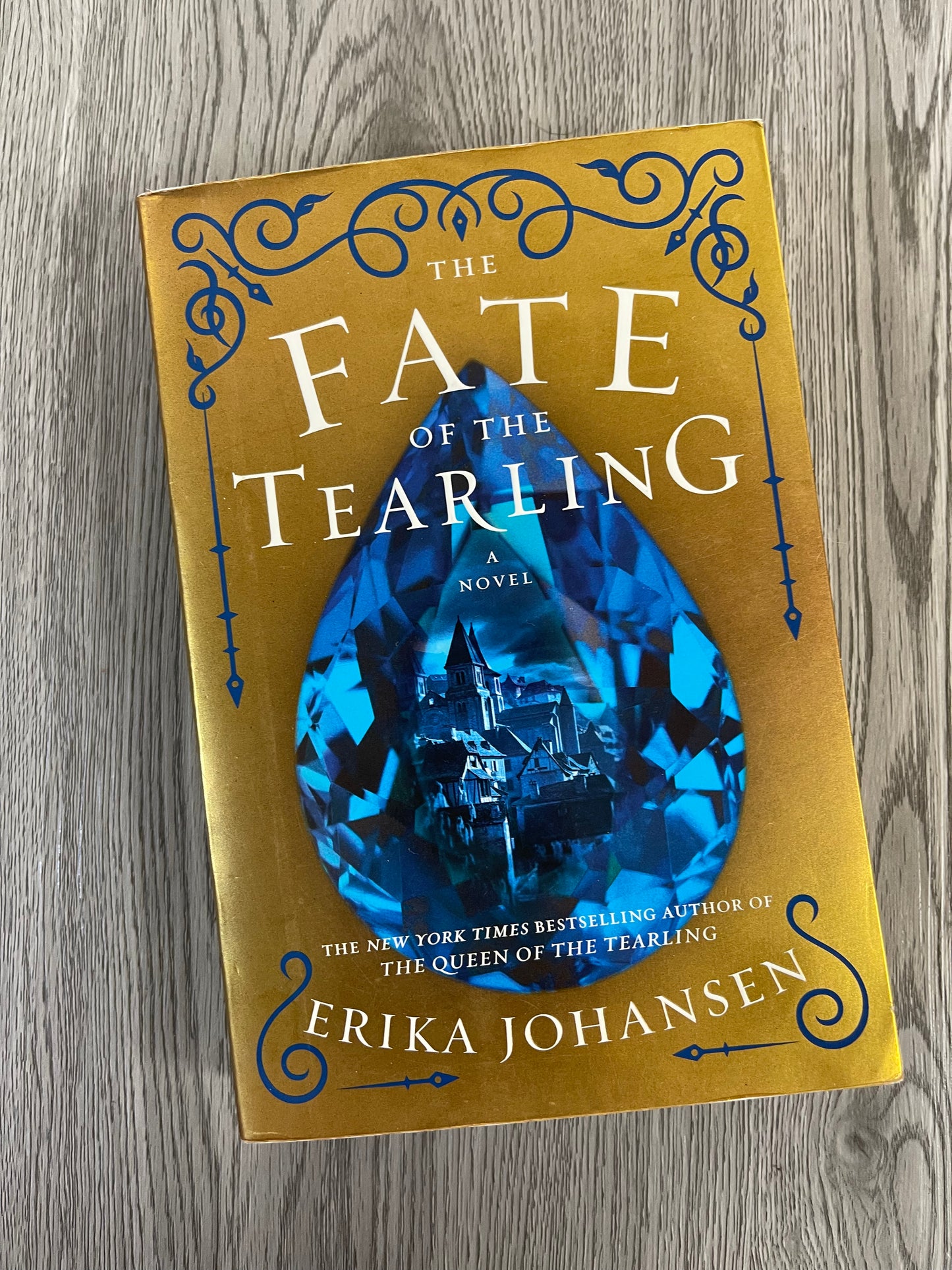 The Fate of the Tearling (The Queen of the Tearling #3 )by Erika Johansen-Used
