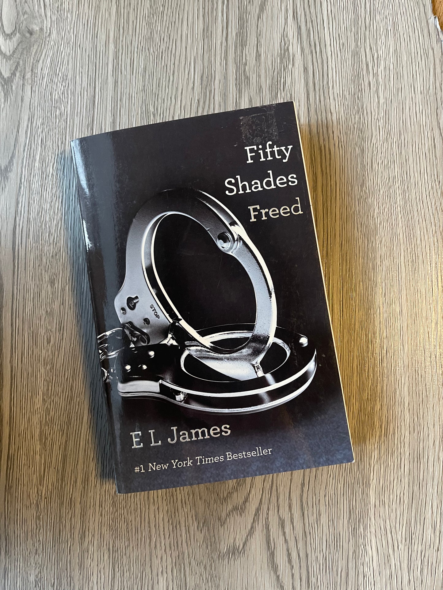 Fifty Shades Freed ( Fifty Shades #3) by E.L James-Used