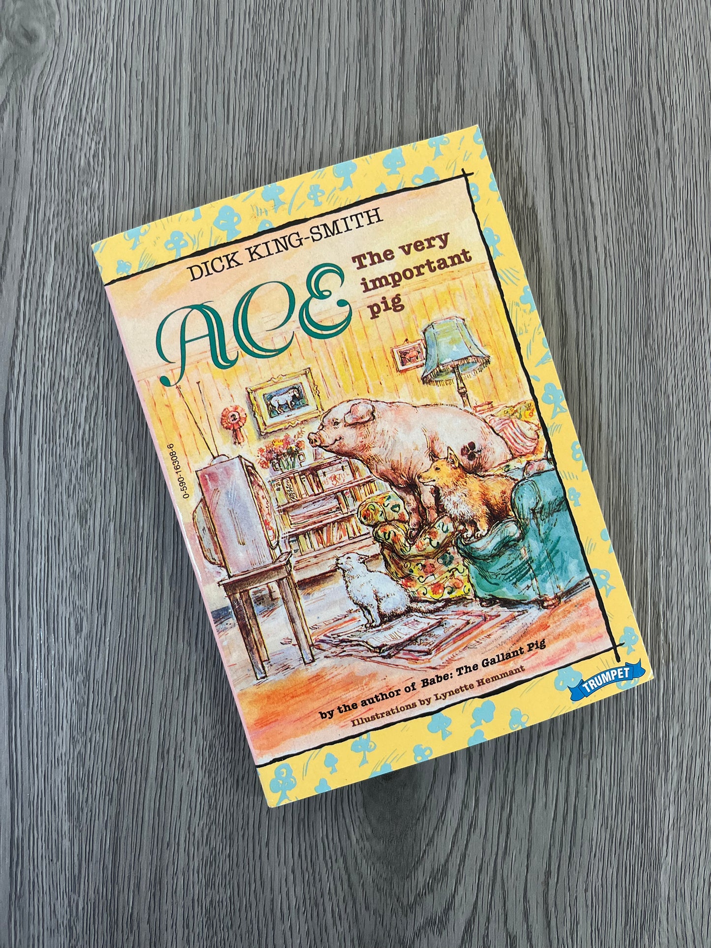 Ace the Very Important Pig by Dick King Smith-Used