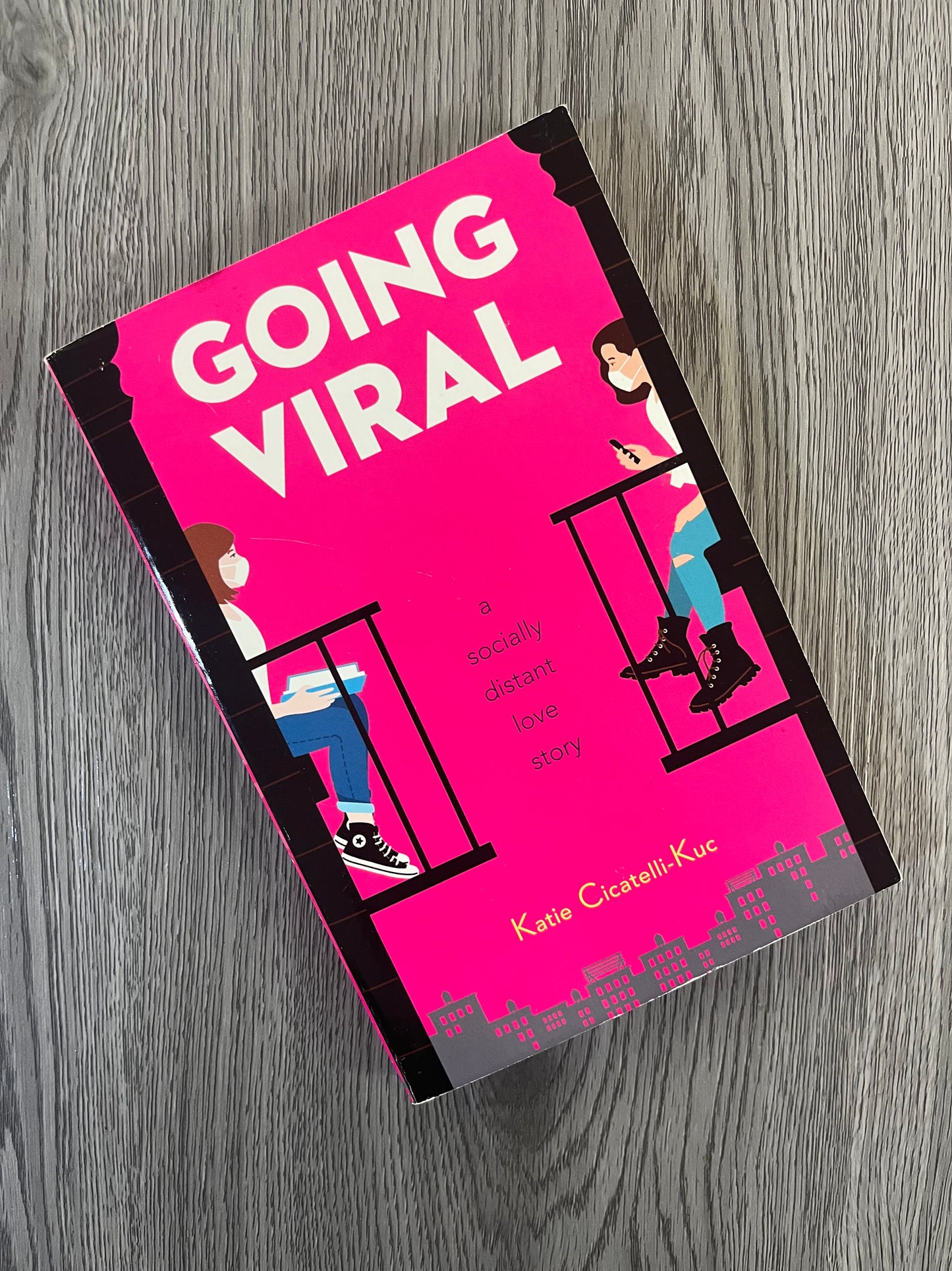Going Viral: A Socially Distant Love Story by Katie Cicatelli-Used