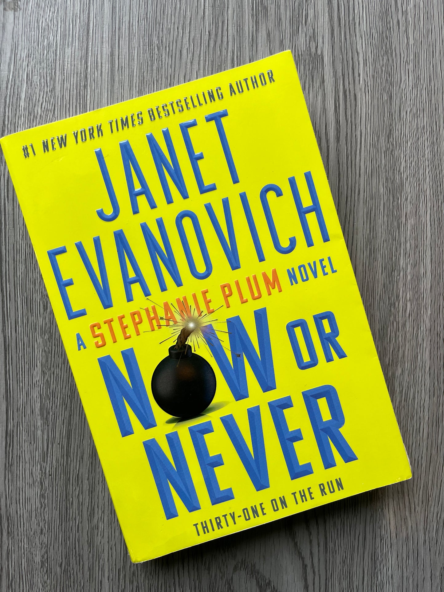 Now or Never (Stephanie Plum #31) by Janet Evanovich - Used