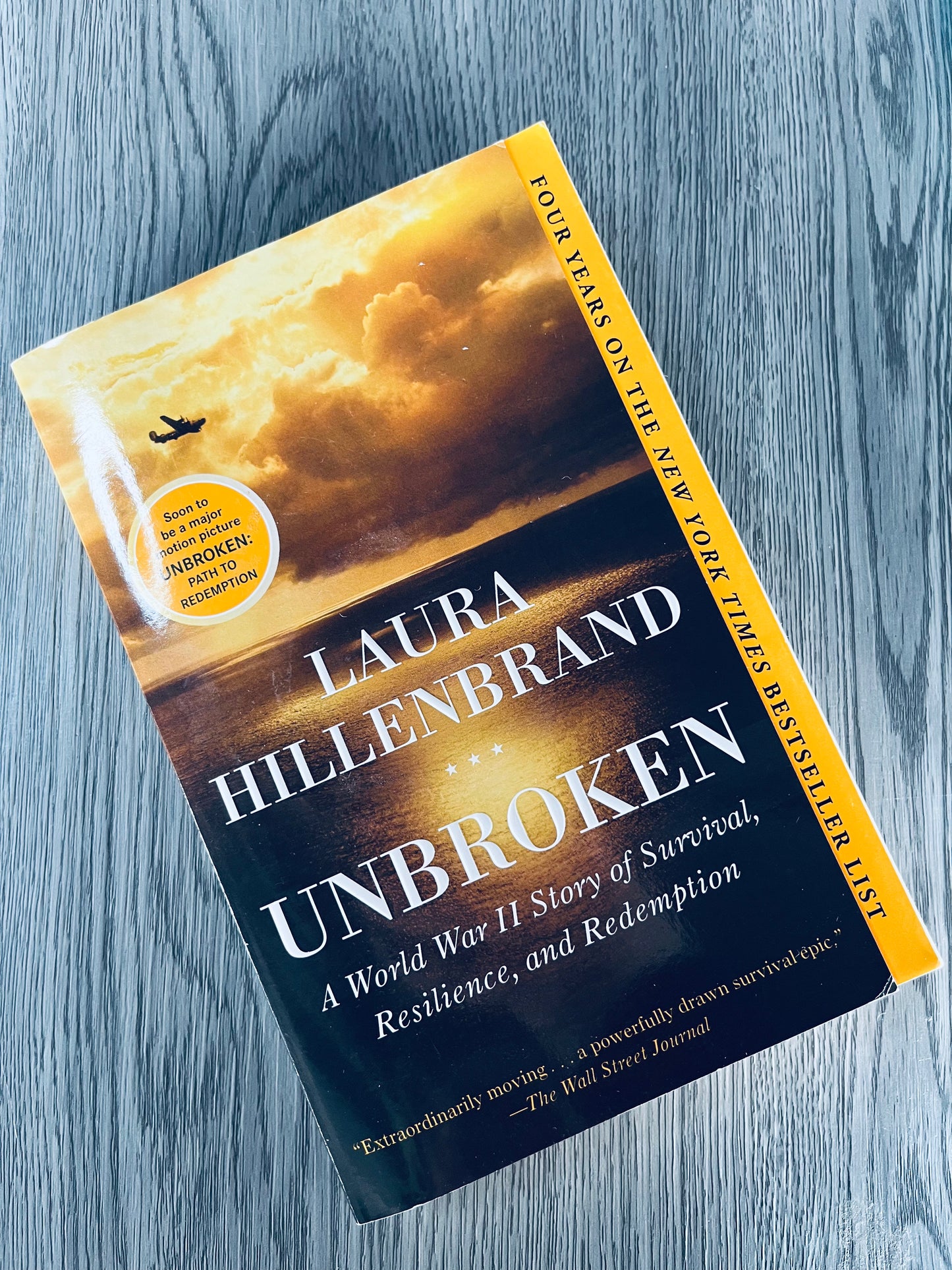 Unbroken: A World War II Story of Survival, Resilience and Redemption by Laura Hillenbrand - Used