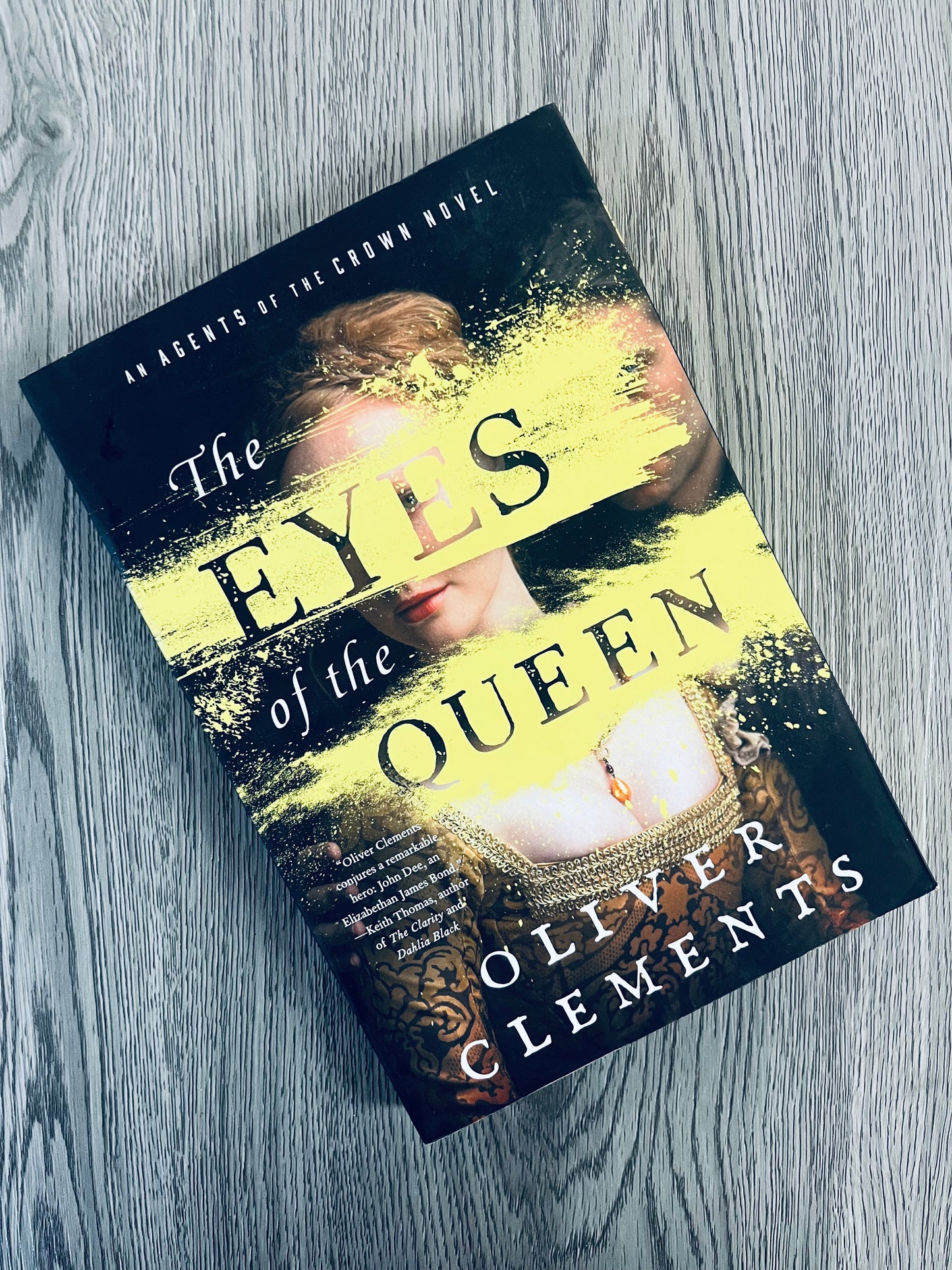 The Eyes of the Queen by Oliver Clements-Used