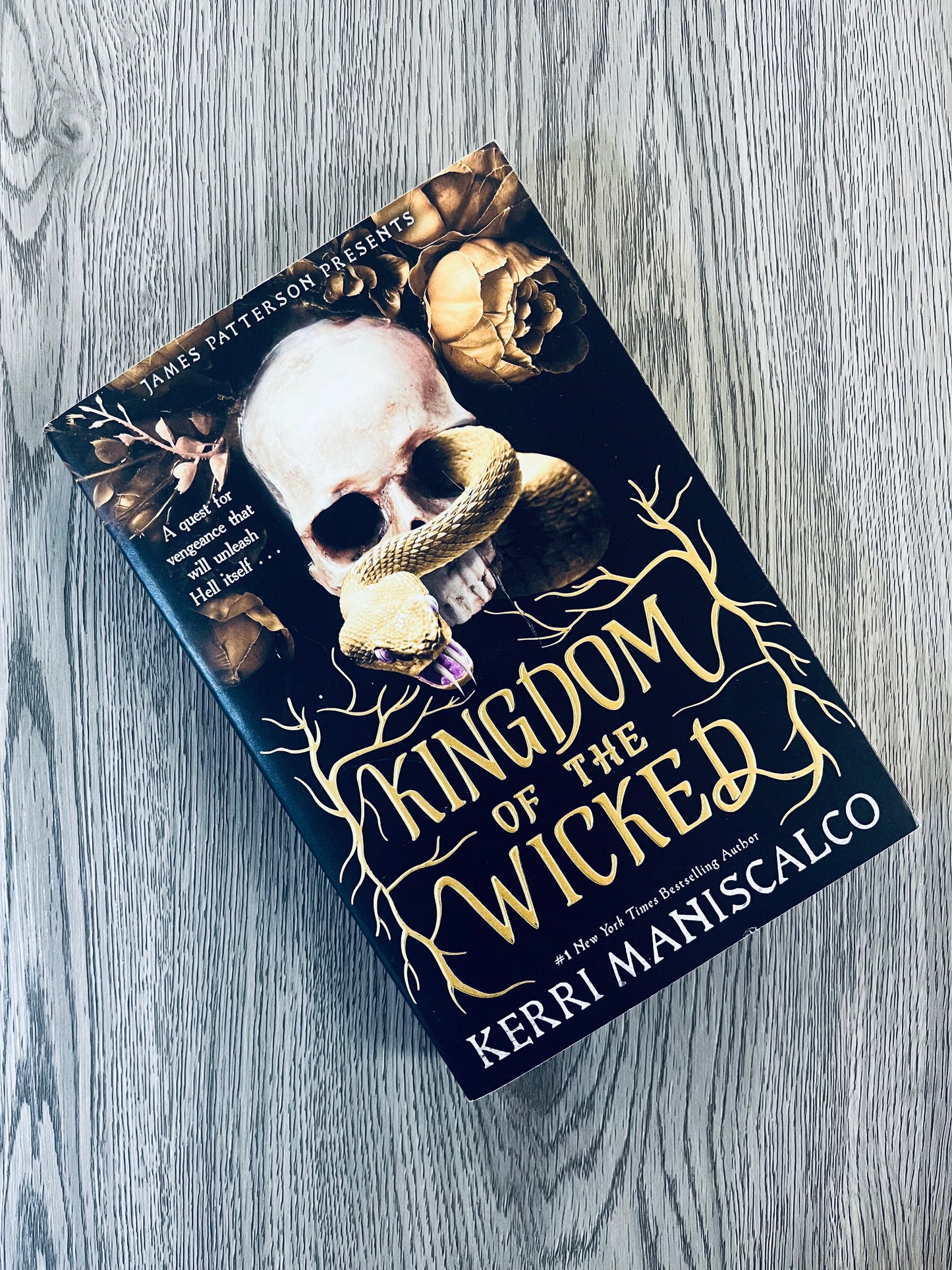 Kingdom of the Wicked (Kingdom of the Wicked #1) by Kerri Maniscalco-Used