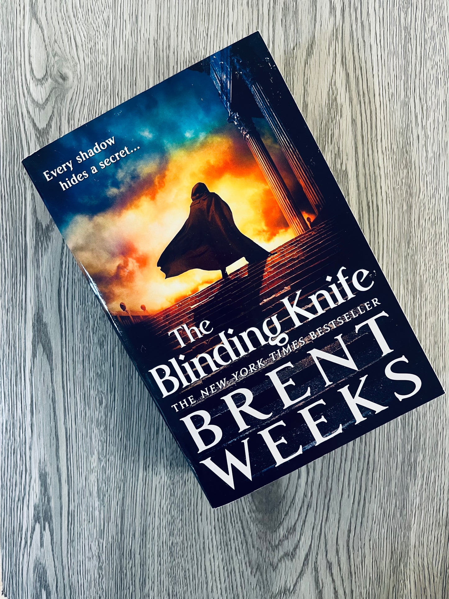 The Blinding Knife (Lightbringer #2) by Brent Weeks-Used