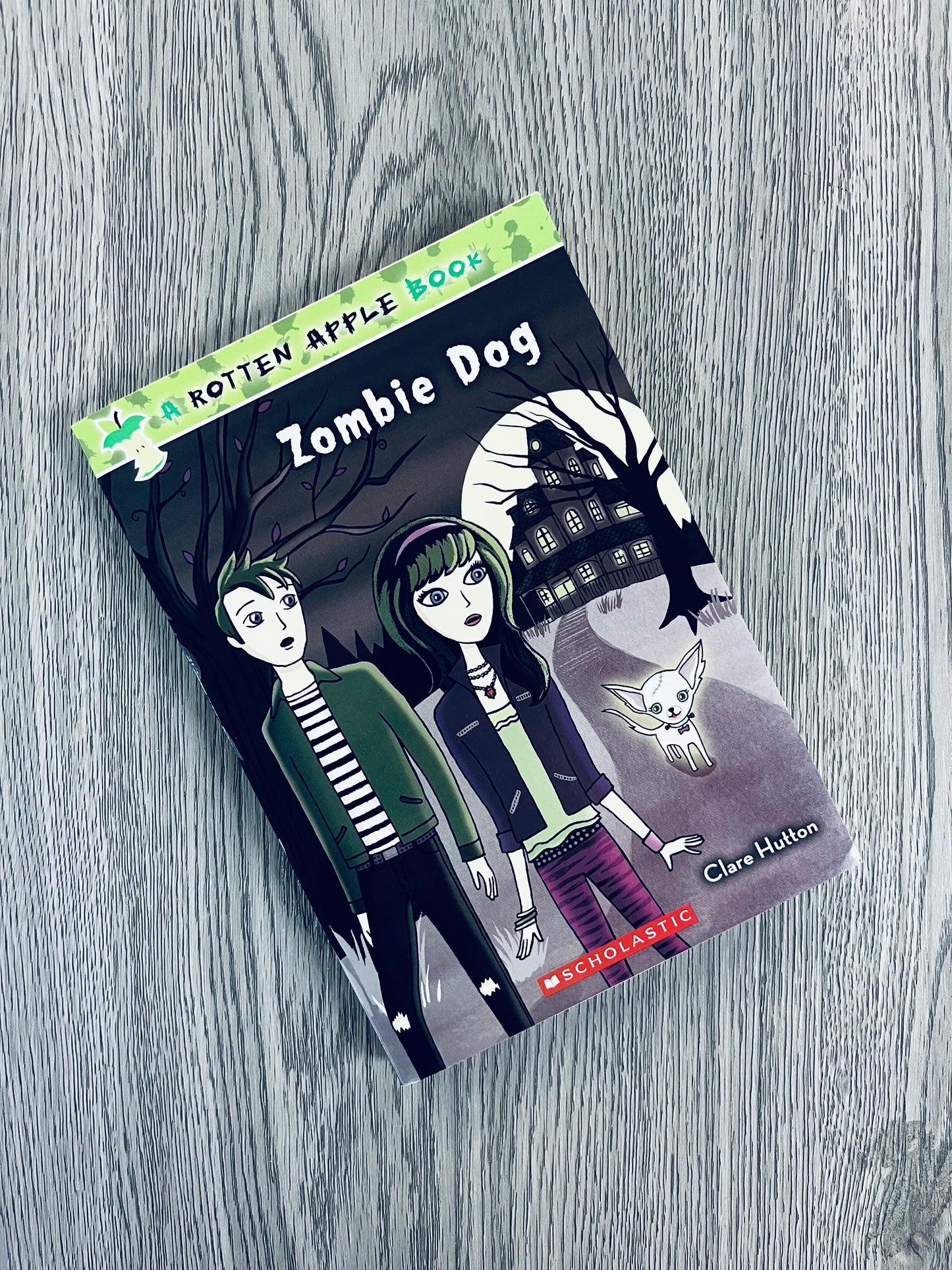 A Rotten Apple Series by Clare Hutton-Used