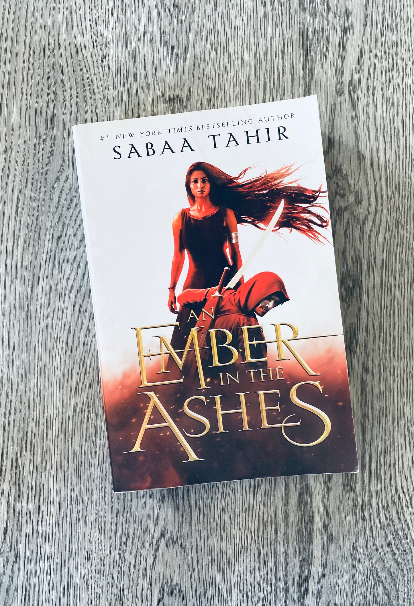 An Ember in the Ashes (An Ember in the Ashes #1) by Sabaa Tahi-Used