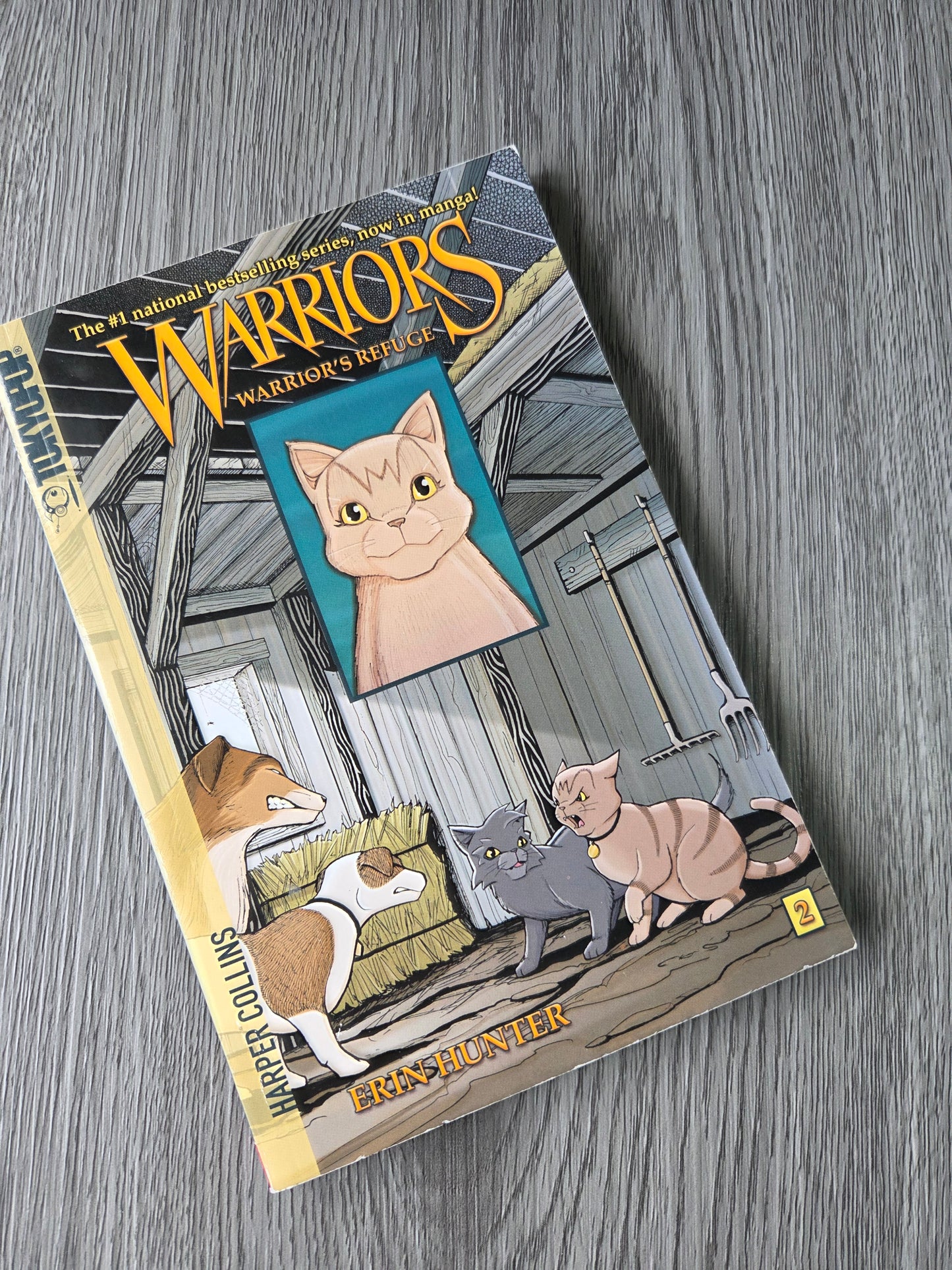 Warrior's Refuce (Warriors Manga: Graystripe's Trilogy #2) by Erin Hunter-Used