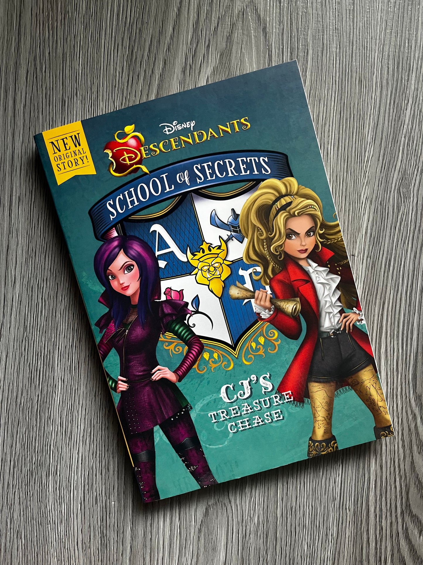 CJ's Treasure Chase-School of Secrets (The Descendants) by Melissa De La Cruz-Used