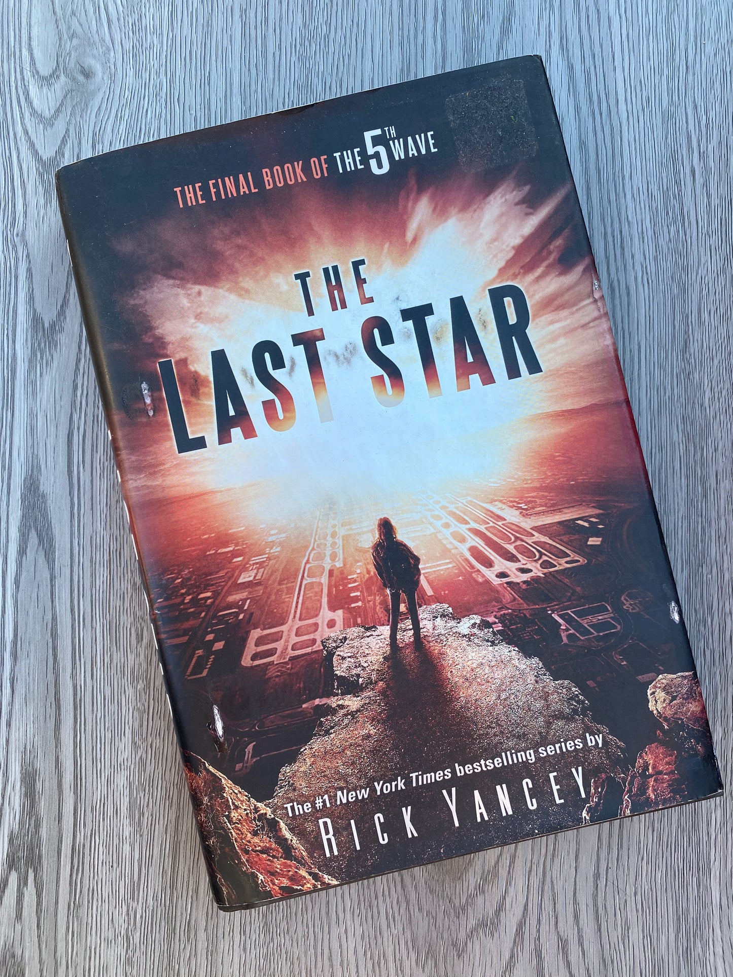 The Last Star(The 5th Wave #3) by Rick Yancy-Used