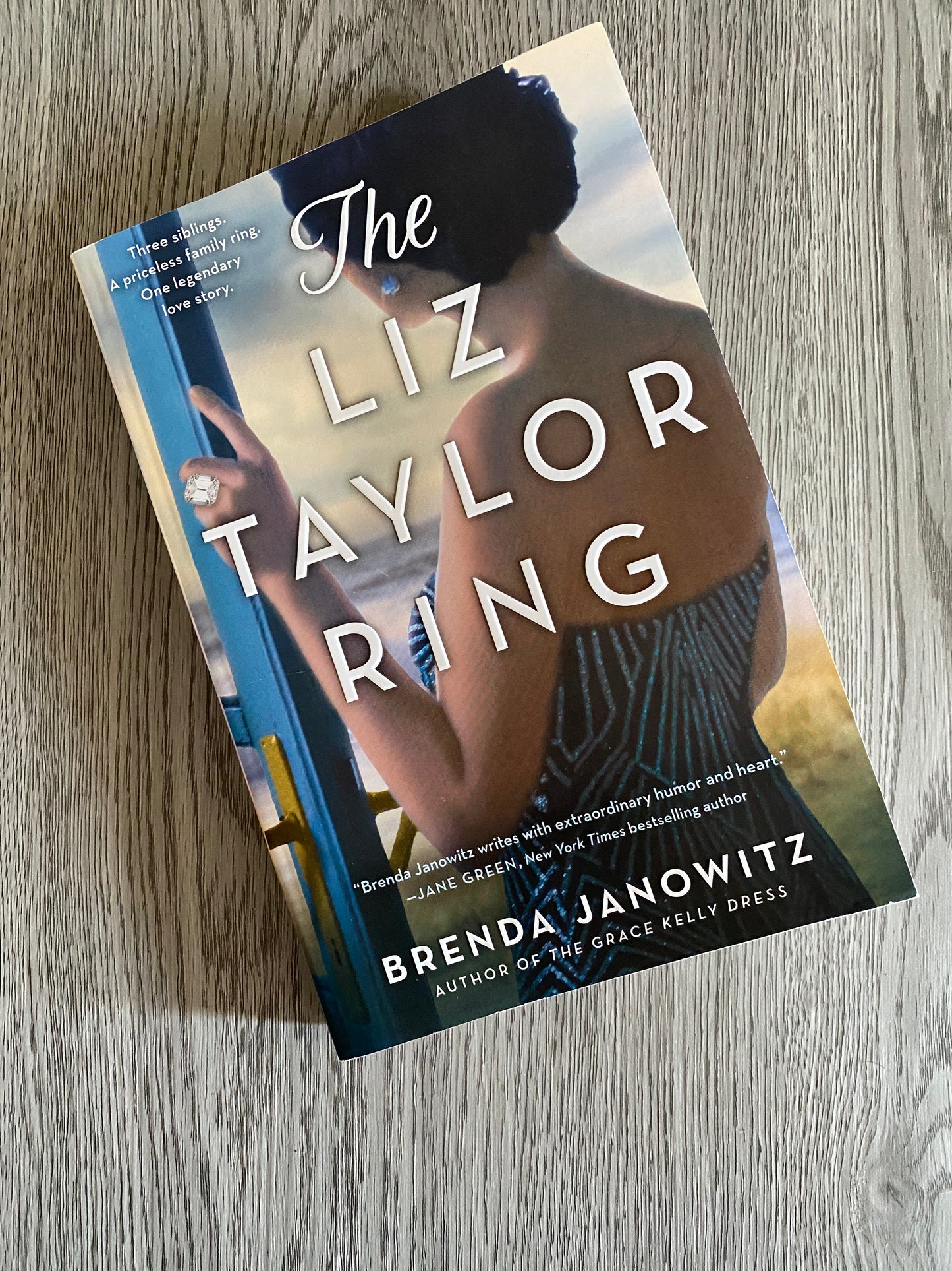 The Liz Taylor Ring by Brenda Janowitz-Used