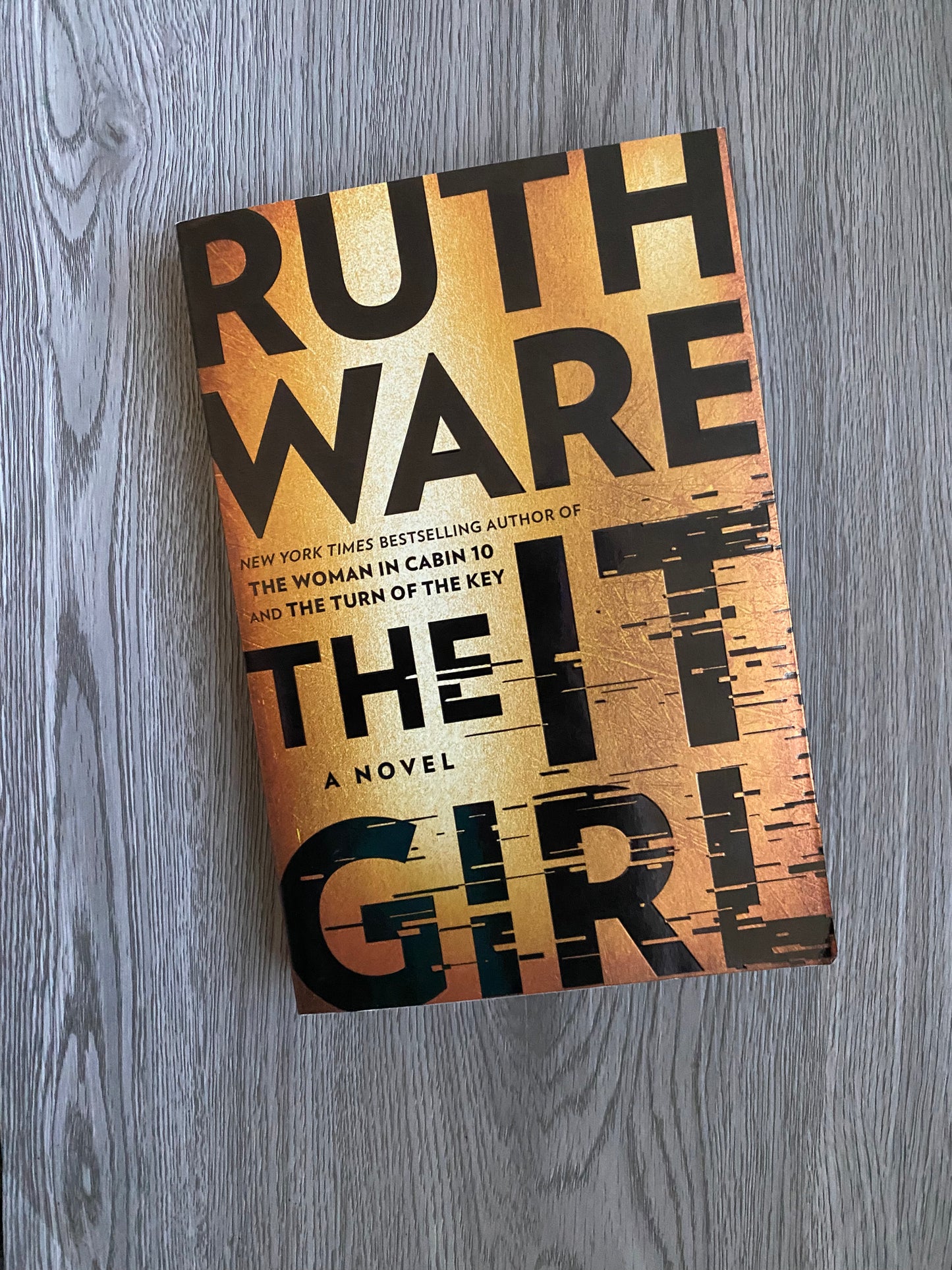 The It Girl by Ruth Ware-Used