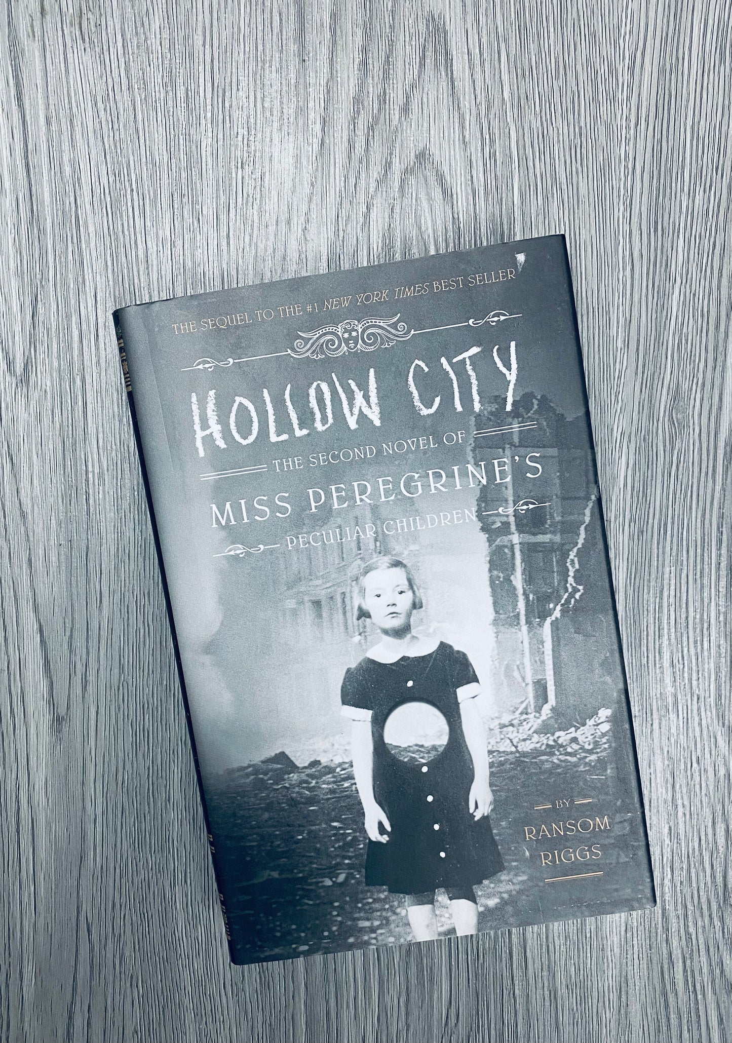 Hollow City (Miss Peregine's Peculiar Children #2) by Ransom Riggs - Hardcover Used
