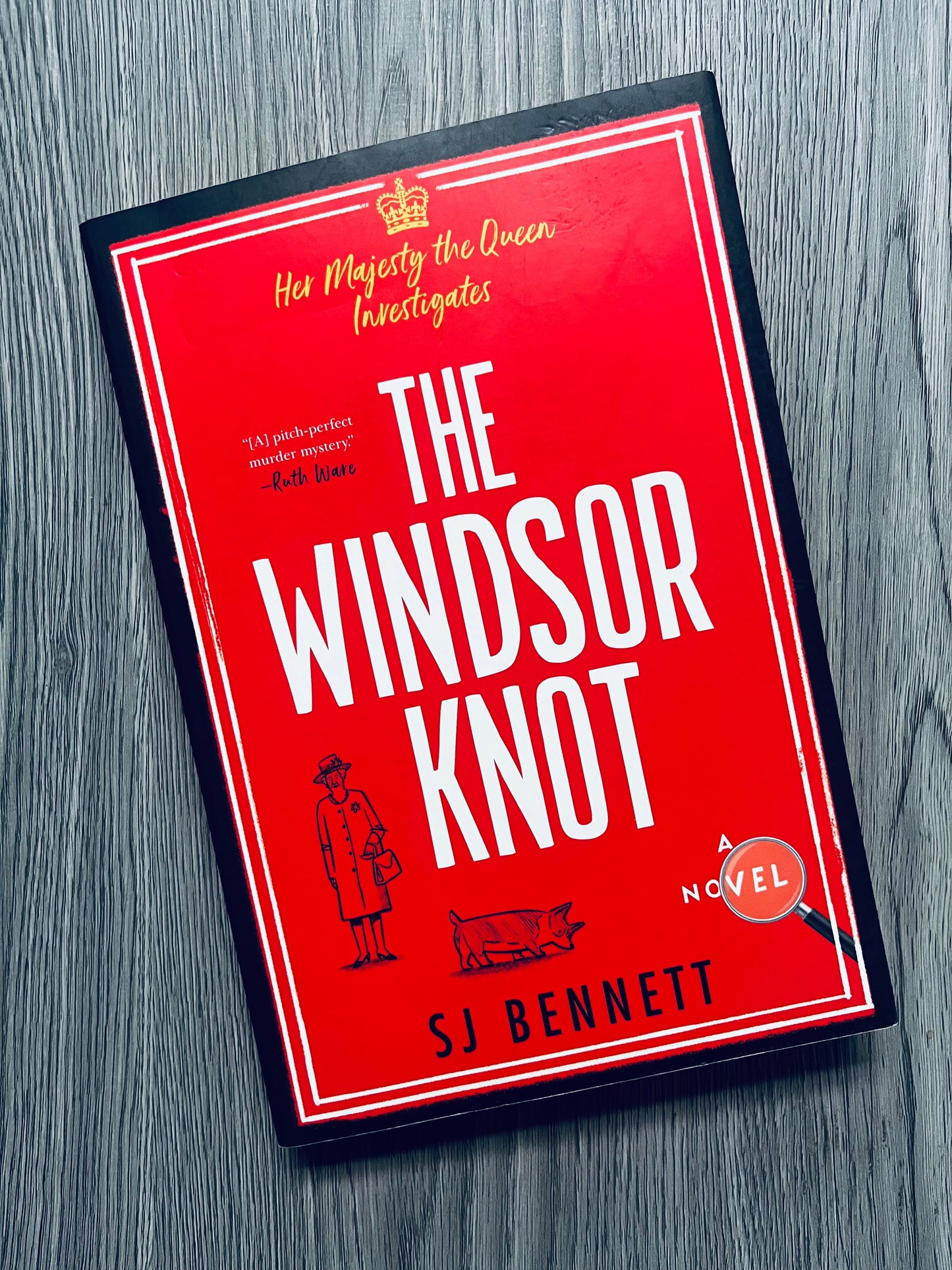 The Windsor Knot (Her Majesty the Queen Investigates #1) by SJ Bennett-Used