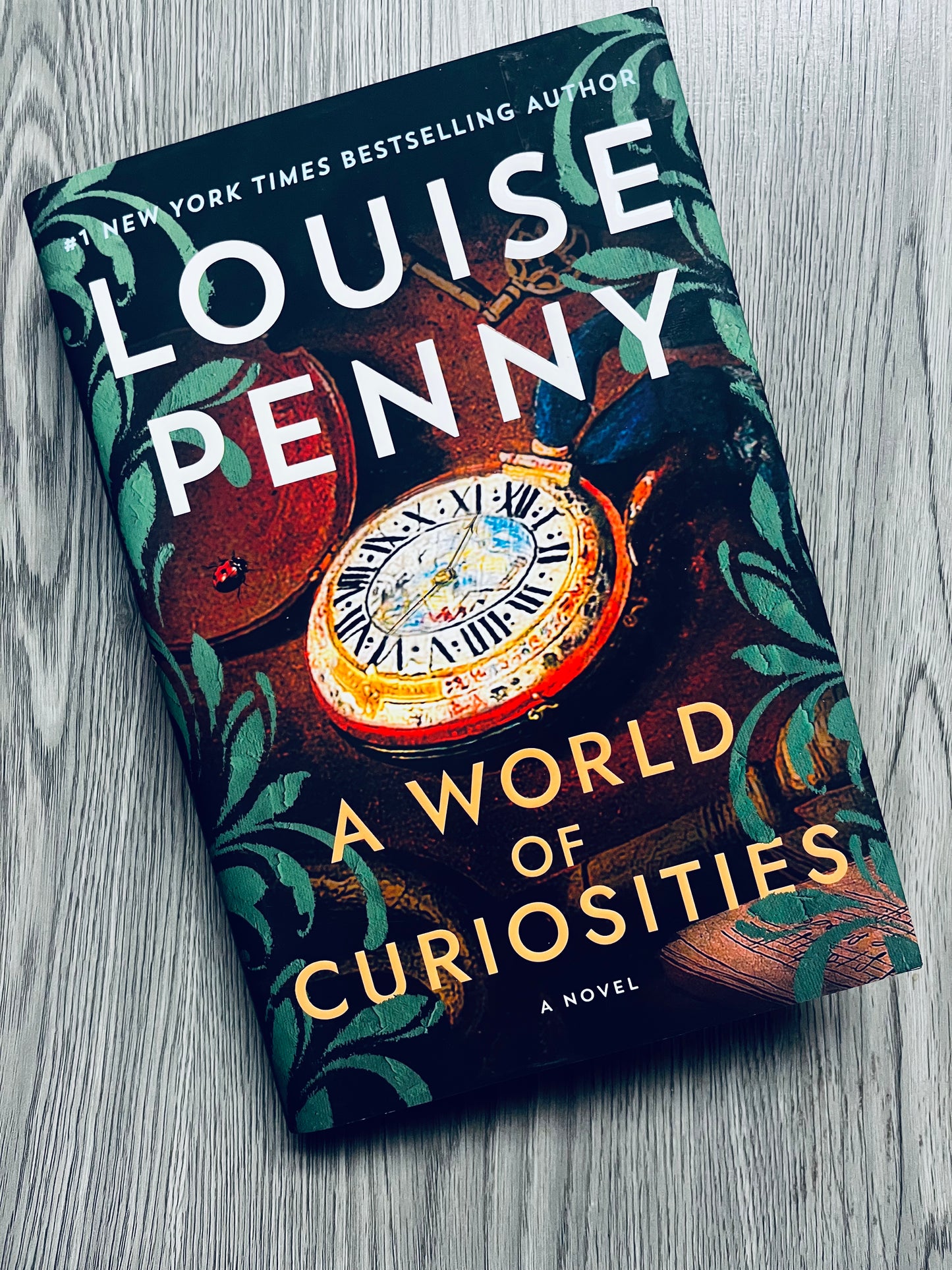 A World of Curiosities (Armand Gamache #18) by Louise Penny-Hardcover Used
