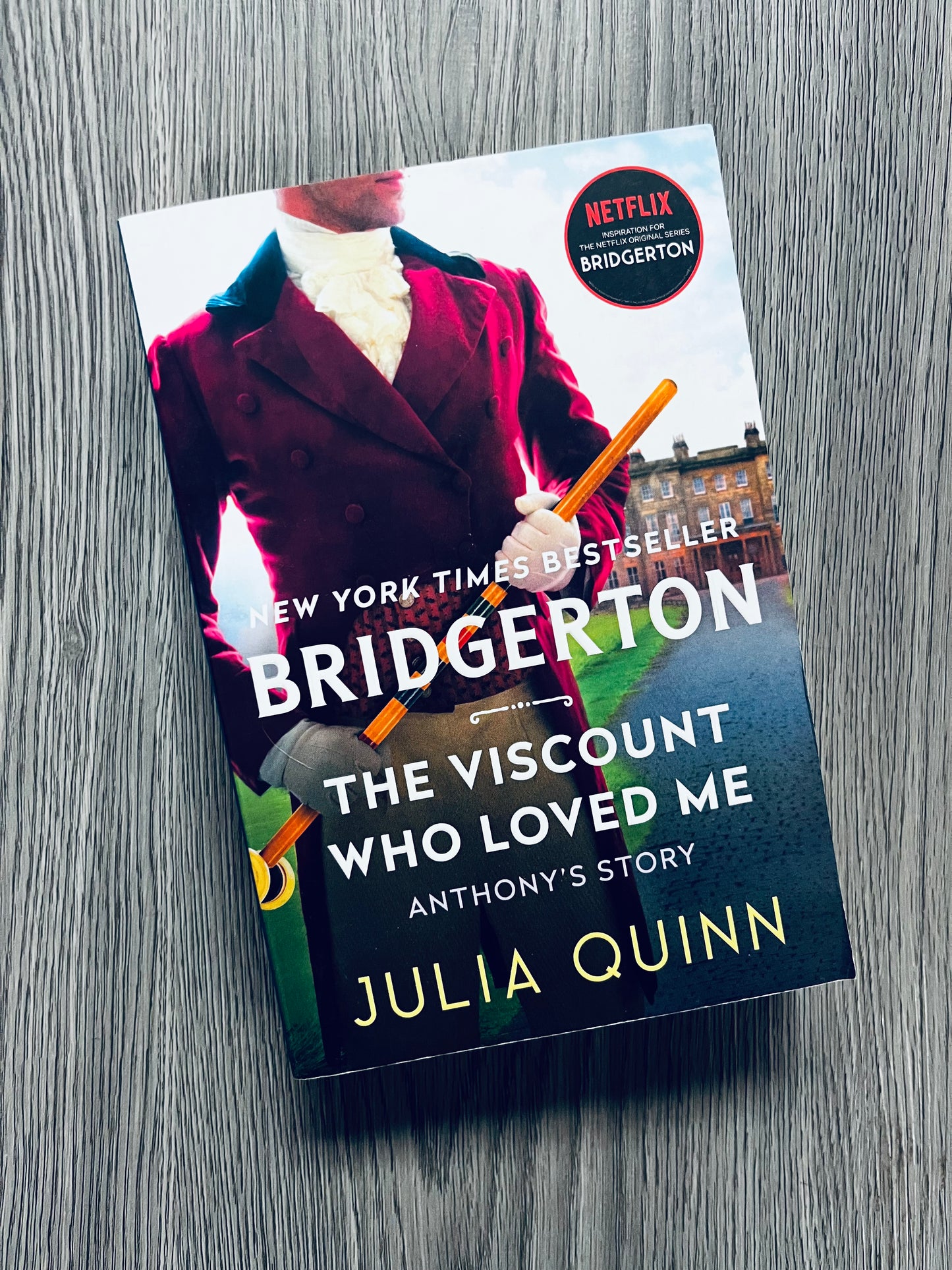 The Viscount Who Loved Me (Bridgerton #2) by Julia Quinn-Used