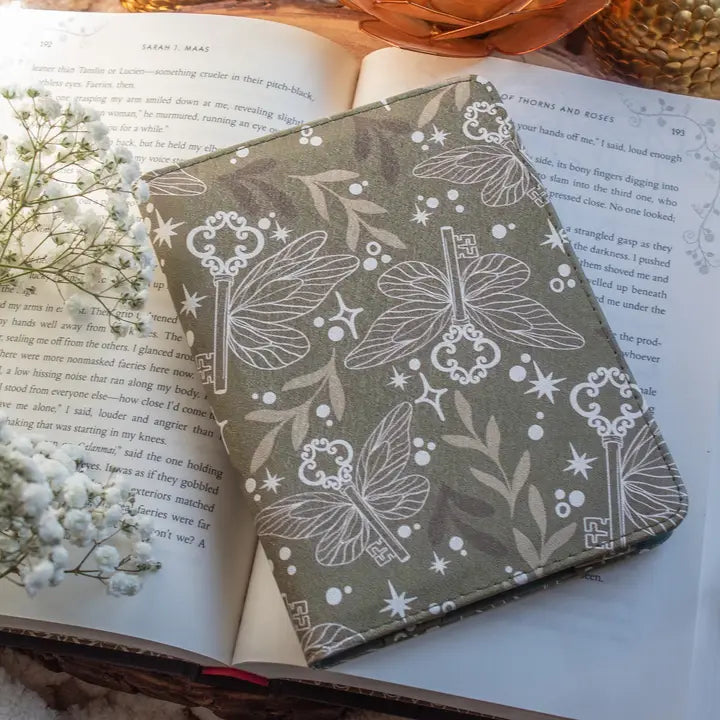Kindle Cases 11th/12 Generation by Meaggie Moos