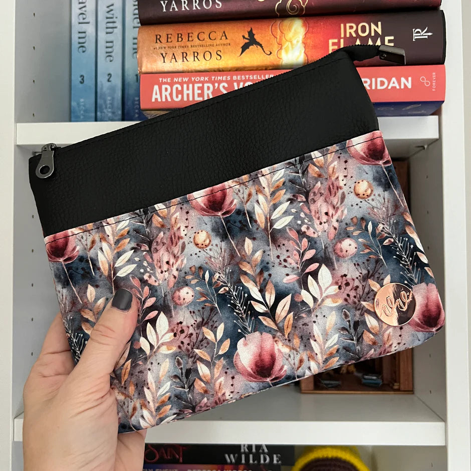 Horizontal Zipper Ereader Sleeves by Visuallyvee