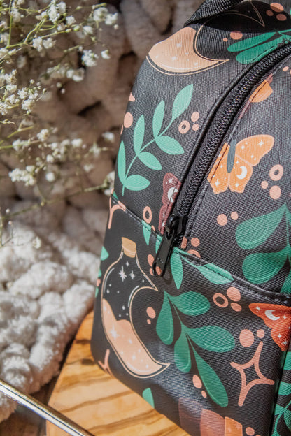 Burgundy Books | Bookish Insulated Lunch Tote