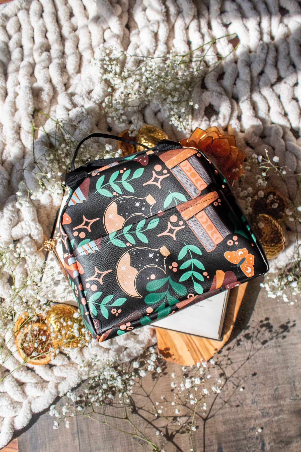 Burgundy Books | Bookish Insulated Lunch Tote