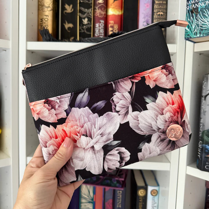 Horizontal Zipper Ereader Sleeves by Visuallyvee