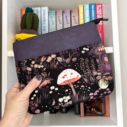 Horizontal Zipper Ereader Sleeves by Visuallyvee
