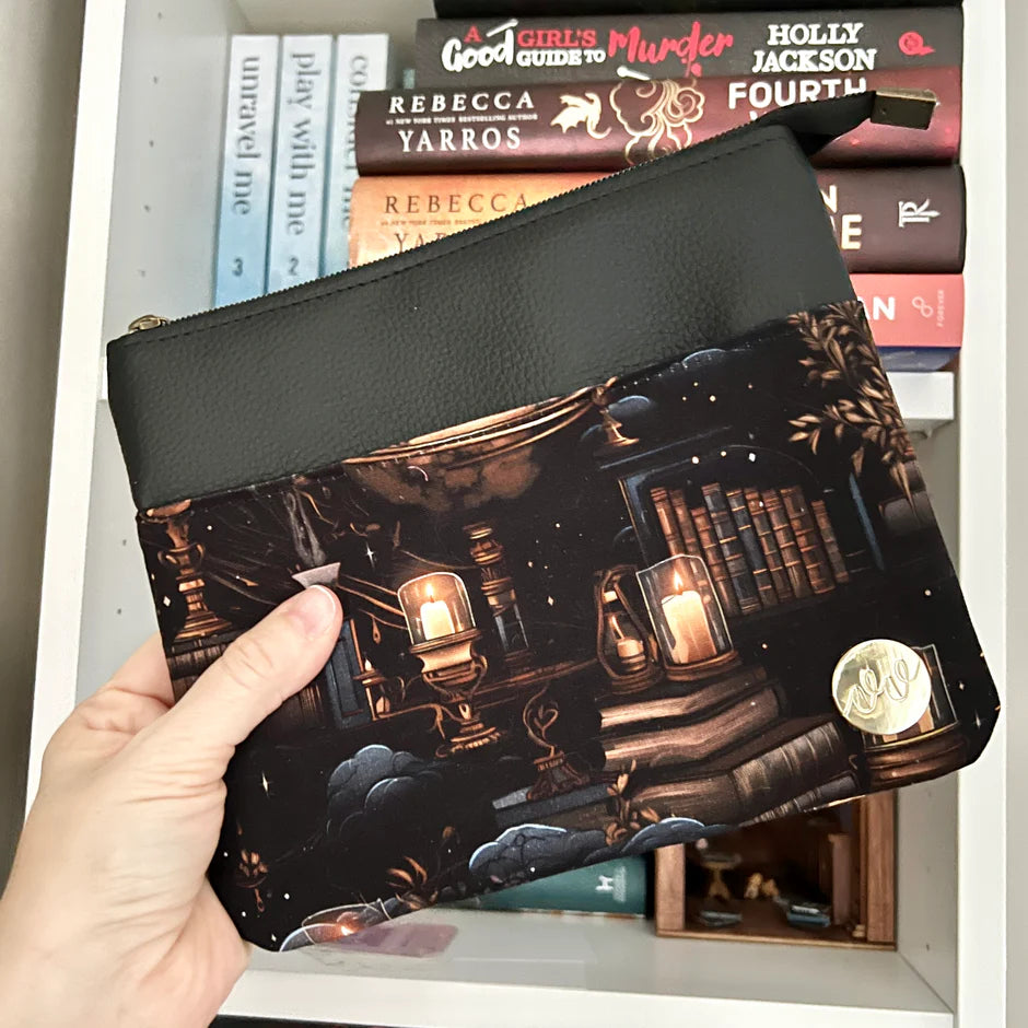 Horizontal Zipper Ereader Sleeves by Visuallyvee