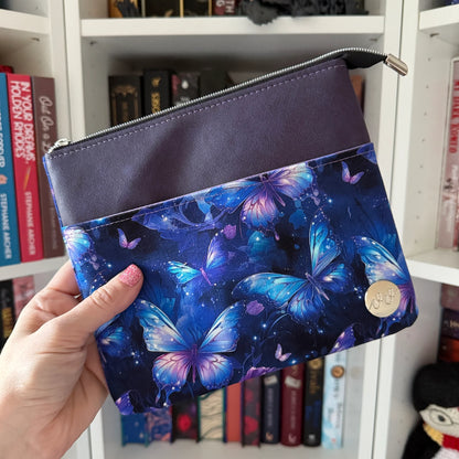 Horizontal Zipper Ereader Sleeves by Visuallyvee