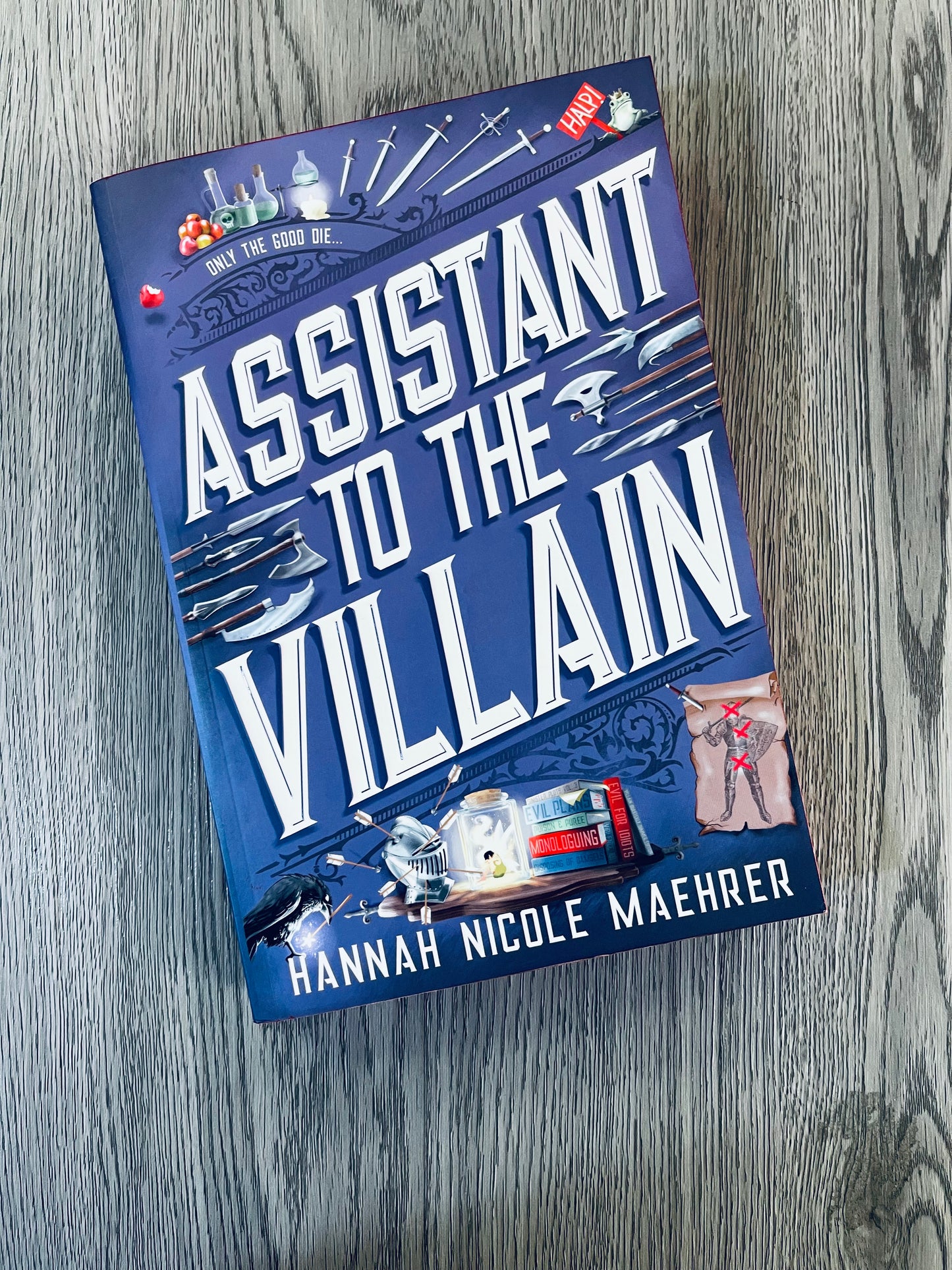 Assistant To The Villain (Assistant to the Villain #1)by Hannah Nicole Maehrer