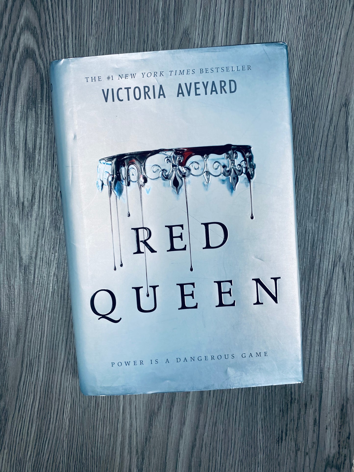 Red Queen (Red Queen #1) by Victoria Aveyard