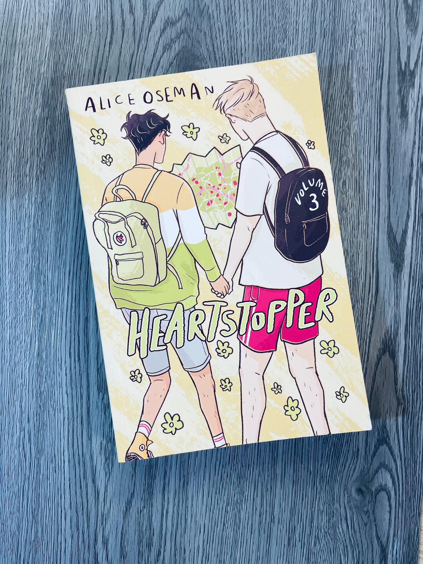 Heartstopper: Volume 3 (heartstopper #3)by Alice Osman-Used