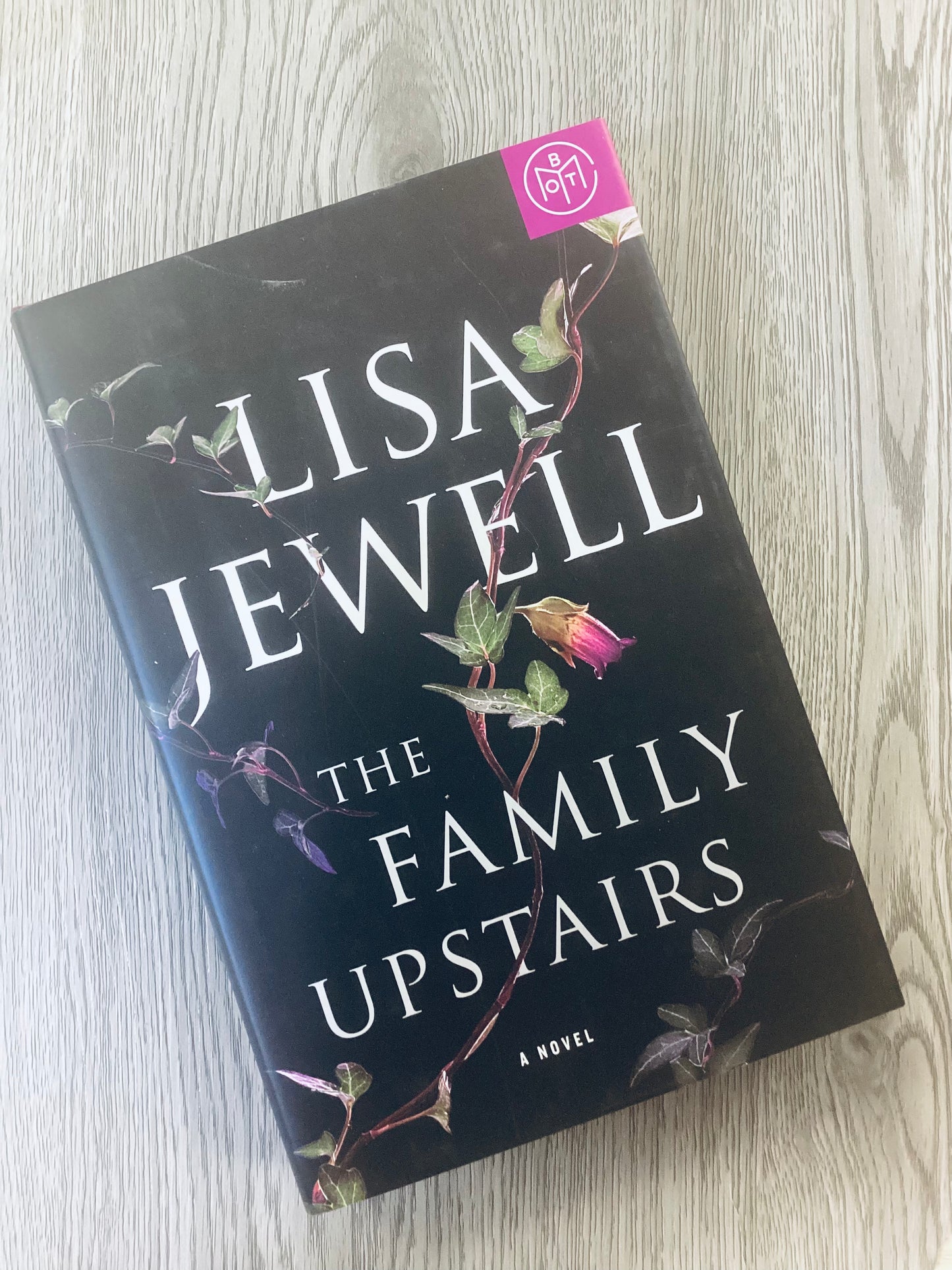 The Family Upstairs (The Family Upstairs #1) by Lisa Jewell - Used