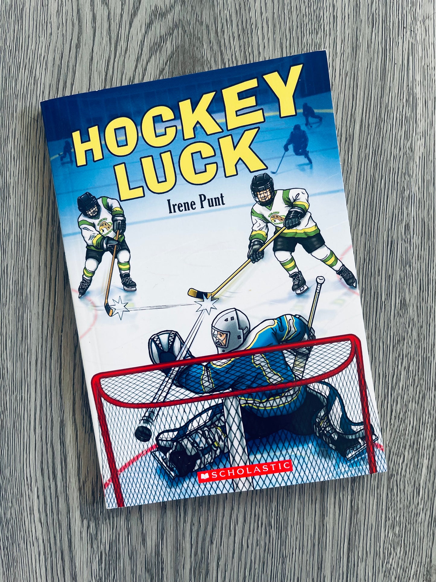 Hockey Junior Series by Irene Punt-Used