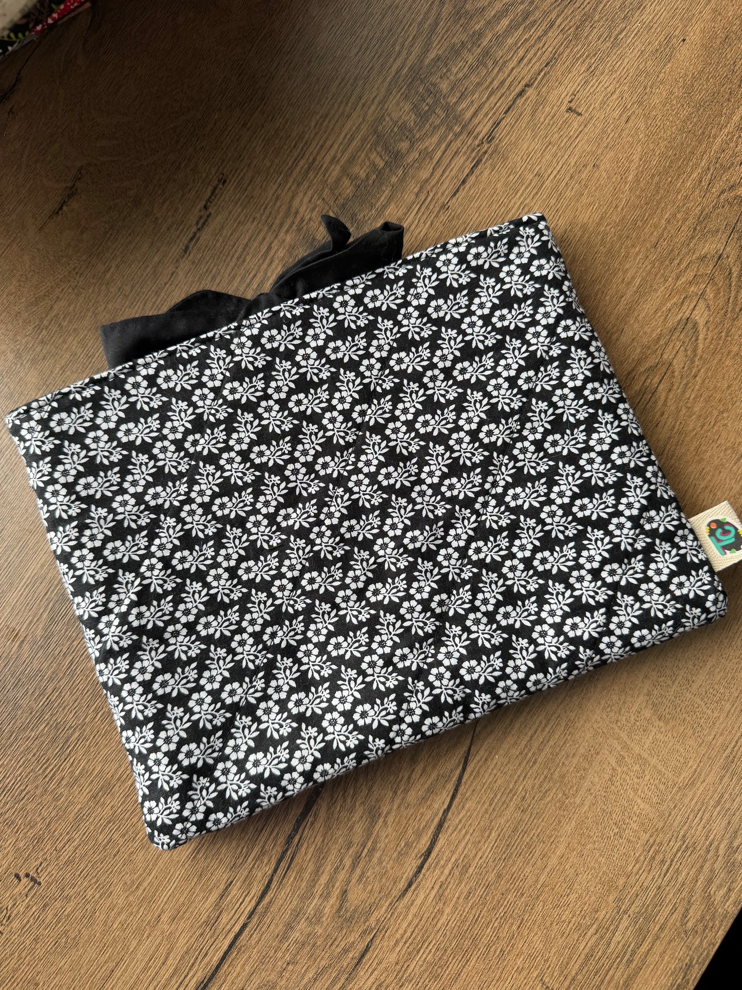 Bowed Book Sleeves-Totally Crafty