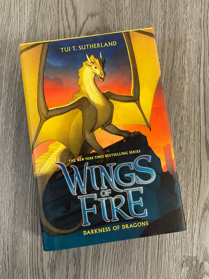 Wings of Fire by Tui T. Sutherland-Used