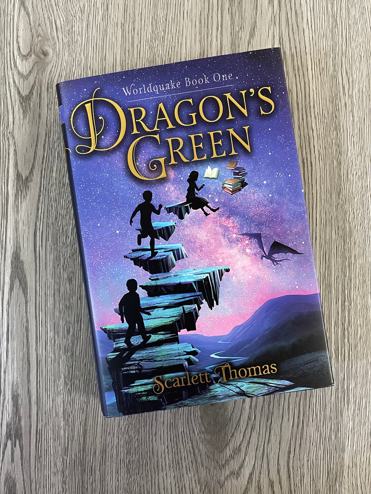 Dragon's Green ( Worldquake Book 1) by Scarlett Thomas-Hardcover