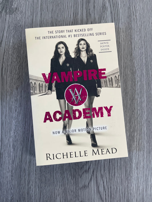 Vampire Academy (Vampire Academy #1) by Richelle Mead