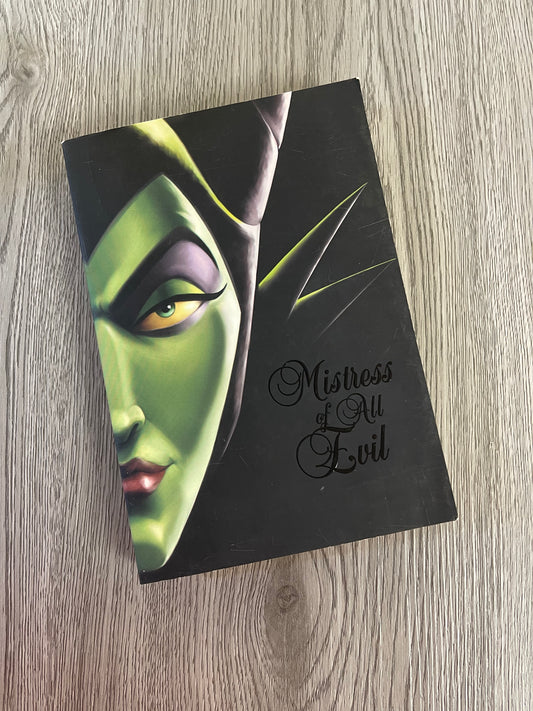 Mistress of All Evil ( Villains # 4) by Serena Valentino