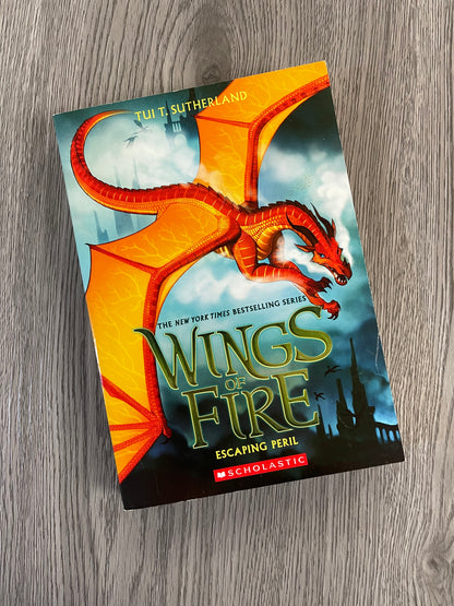 Wings of Fire by Tui T. Sutherland-Used