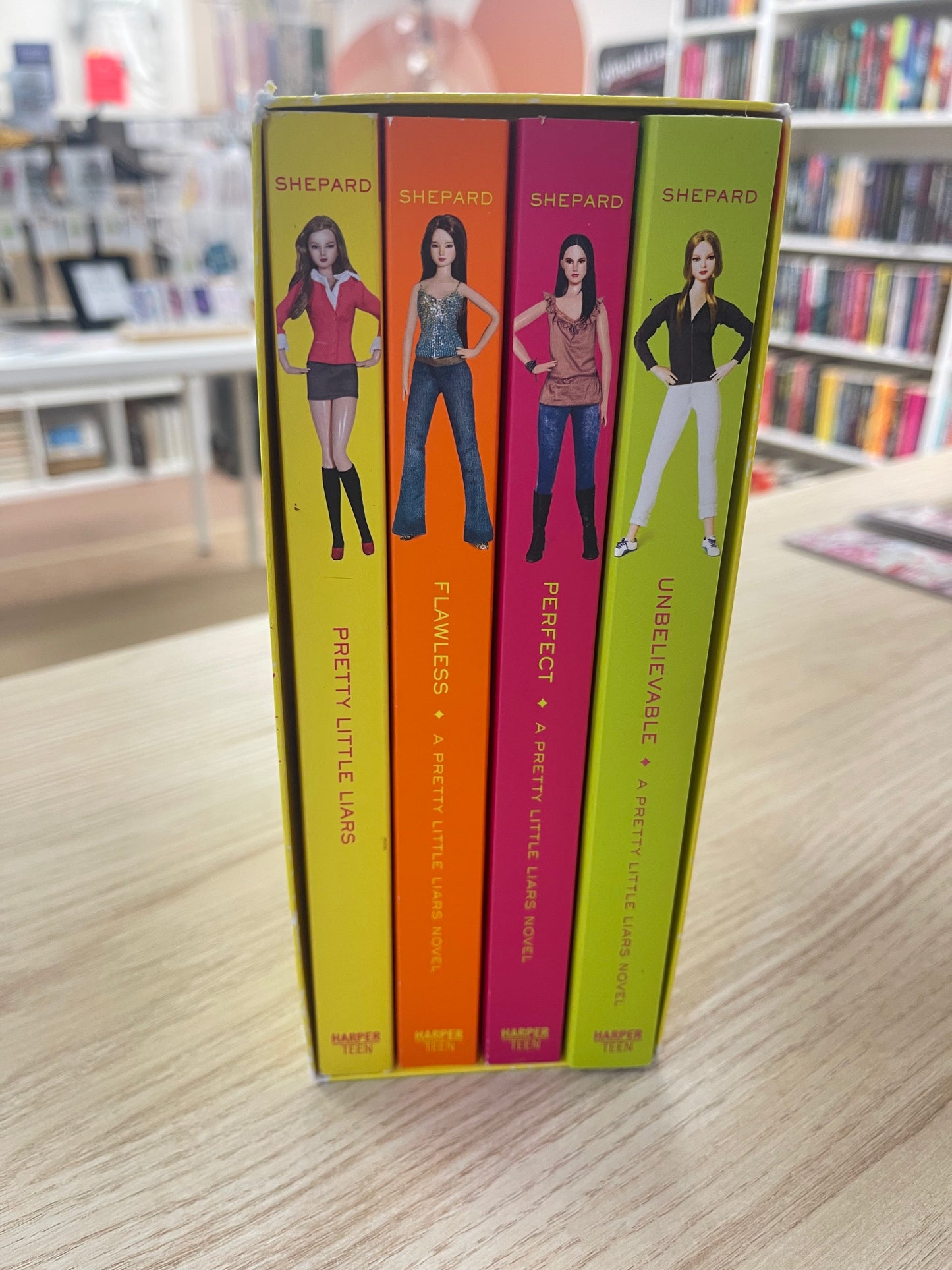 Pretty Little Liars Box Set by Sara Shepard