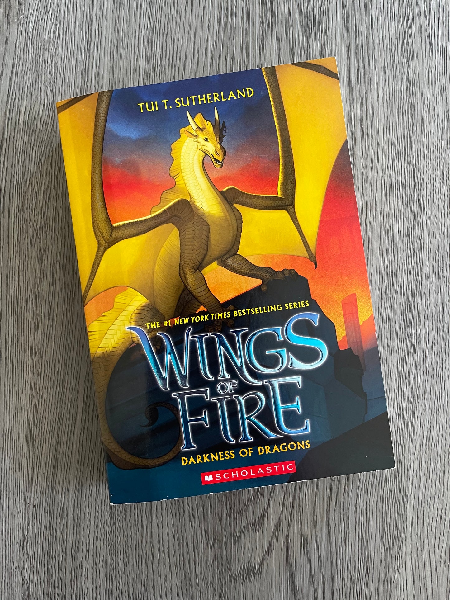 Wings of Fire by Tui T. Sutherland-Used