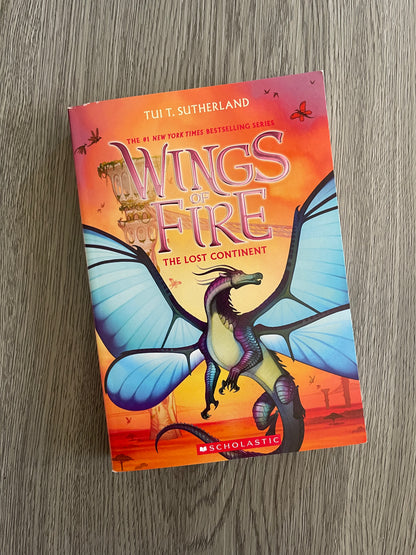 Wings of Fire by Tui T. Sutherland-Used